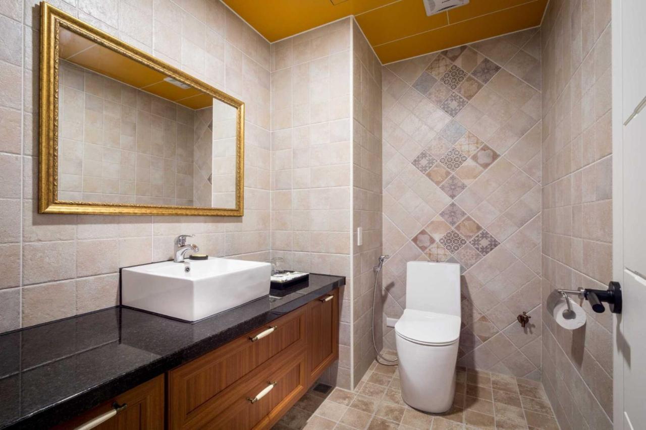 Hotel The White Paris Jiaoxi Esterno foto