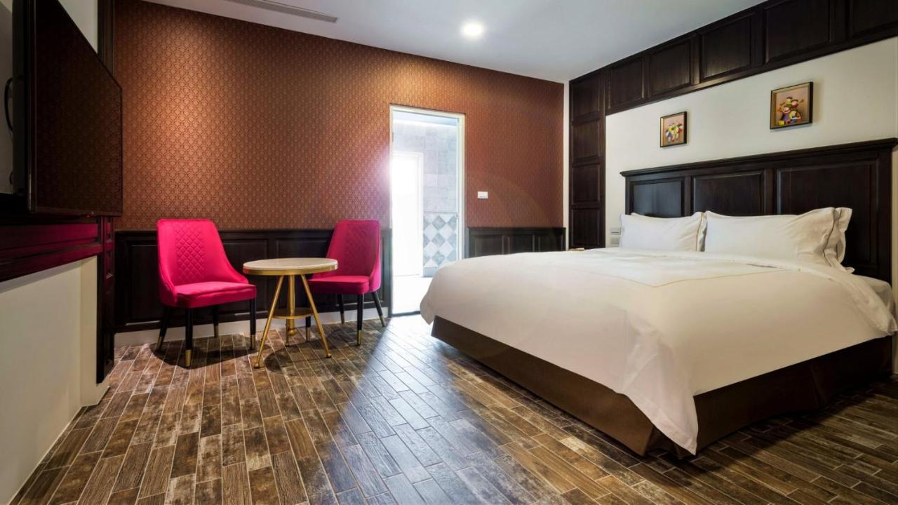 Hotel The White Paris Jiaoxi Esterno foto